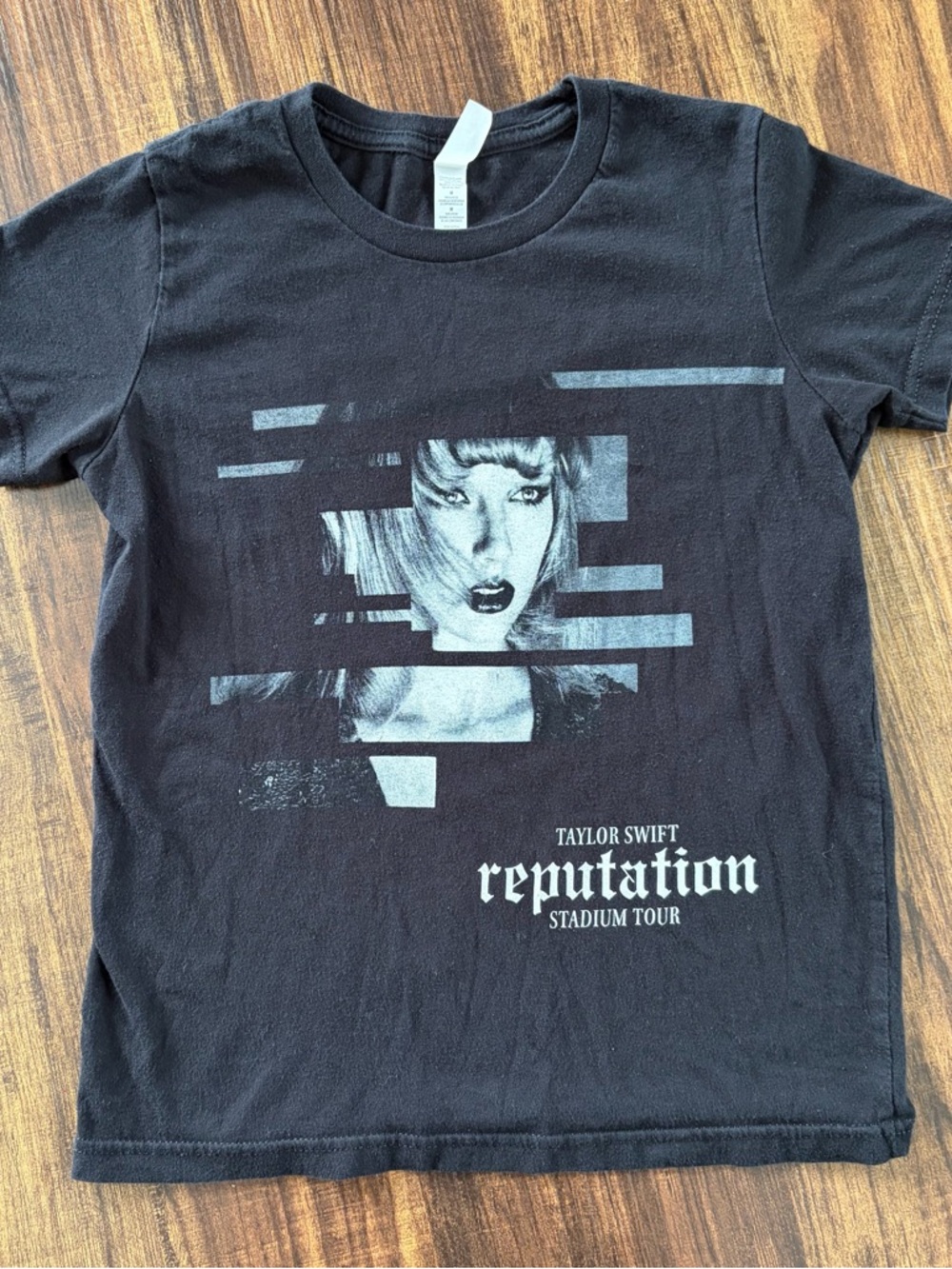 Taylor Swift Reputation Tour Youth M Tee